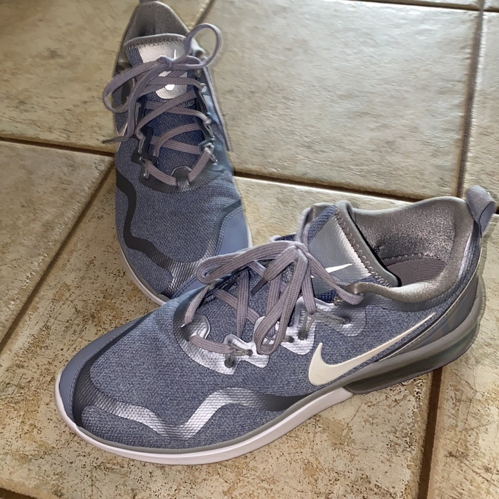 Nike Women’s AirMax size 9.5